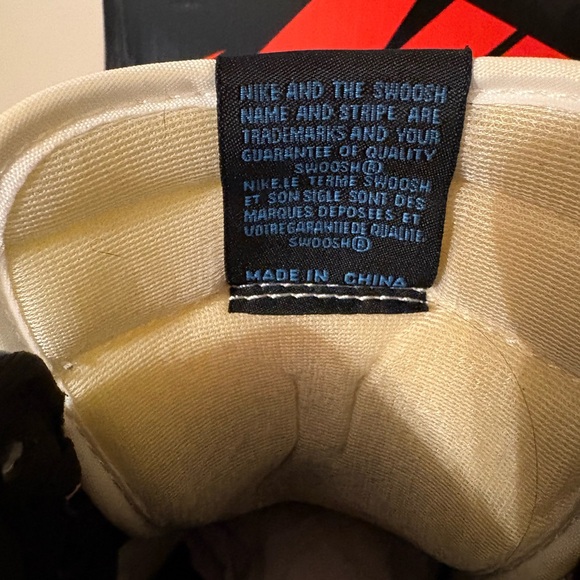 Nike Air Jordan 1 Retro High (1985 style), made in Vietnam. US size 7 / EU 38. - Picture 8 of 15
